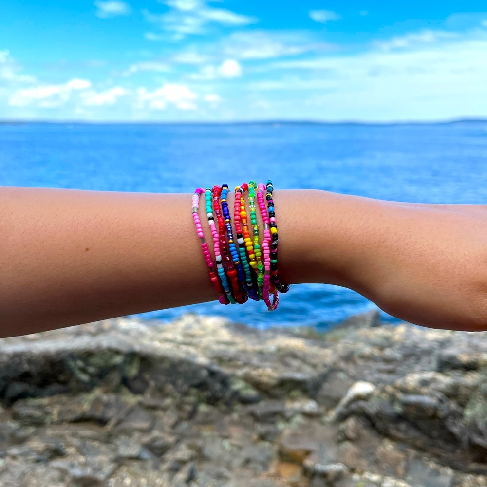 Set of 5 colorful beaded bracelets